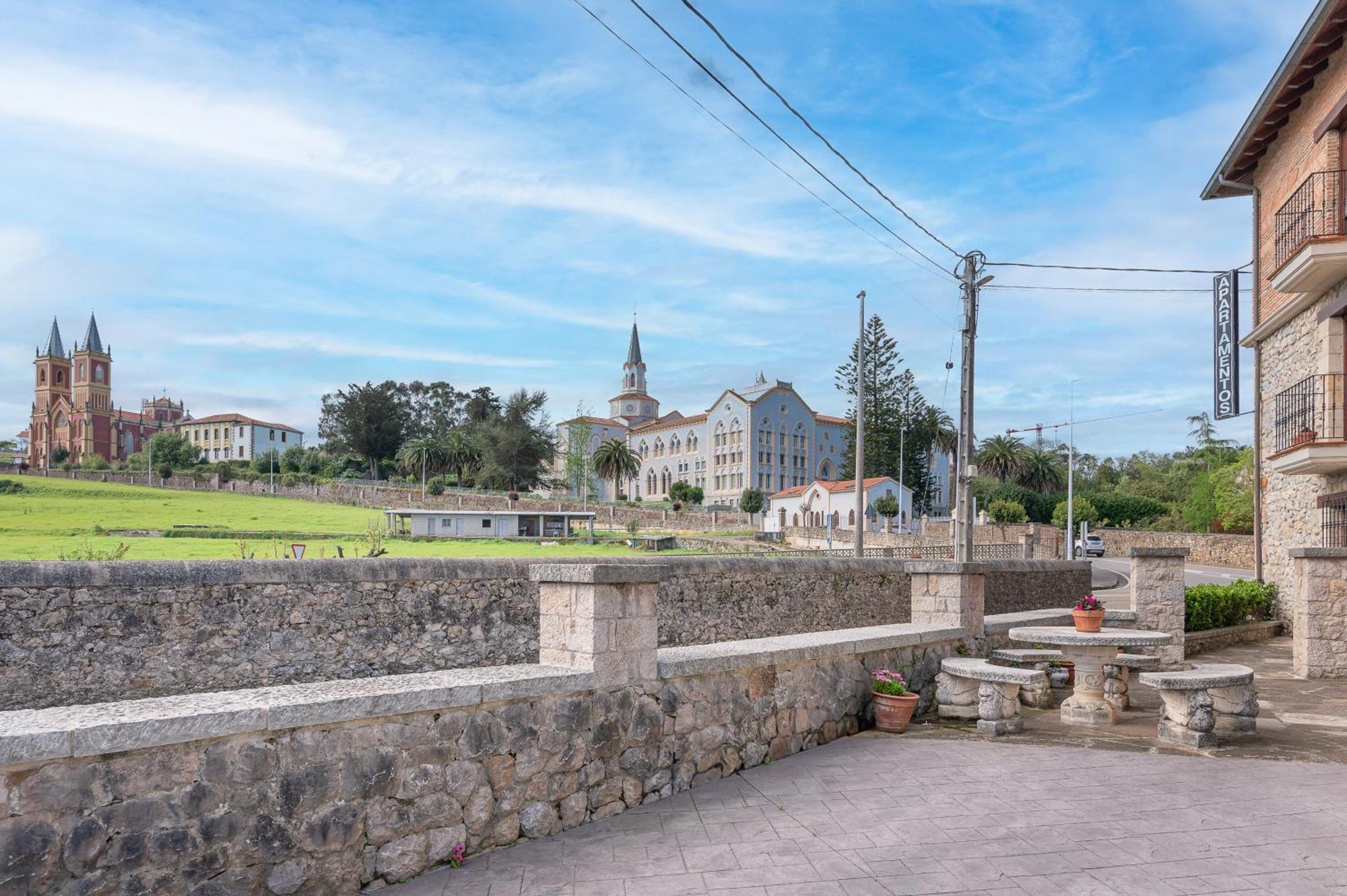 Apartamentos El Cruce De Moraton Cóbreces Exteriér fotografie